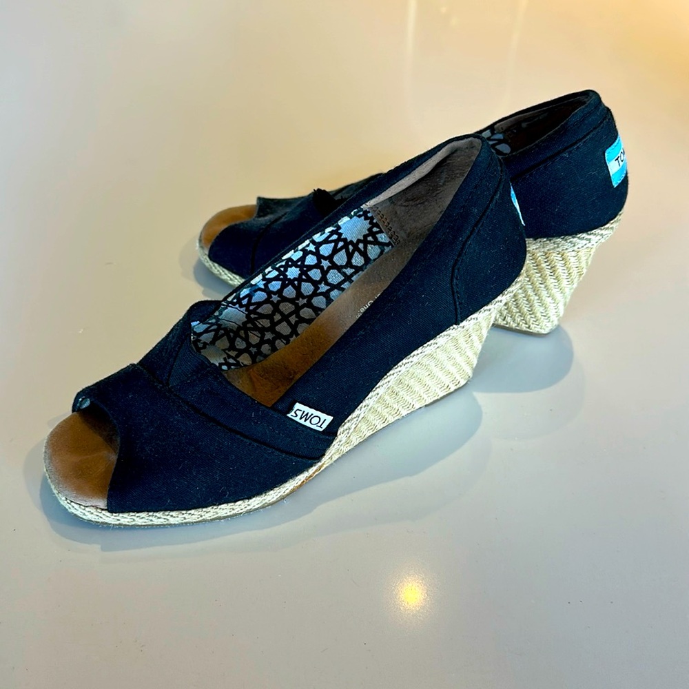 Toms Black Wedge Heel Espradrille- W7